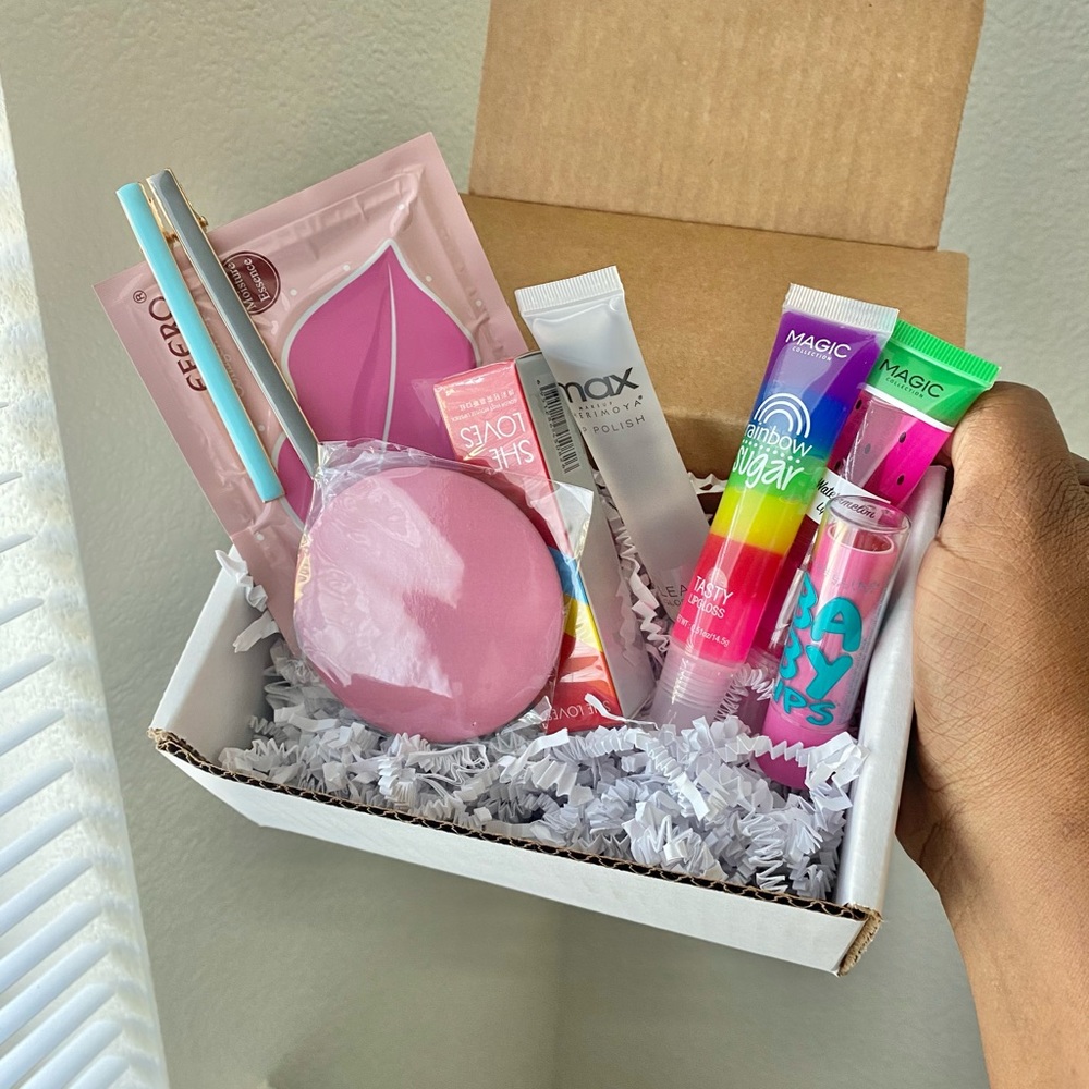 Mumoo Kisses Lip Gloss Box!